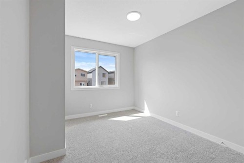 7075 Rangeview Avenue Se, Calgary, AB - Indoor Photo Showing Other Room