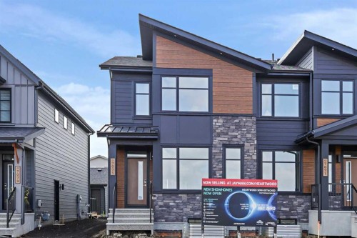 7075 Rangeview Avenue Se, Calgary, AB - Outdoor With Facade