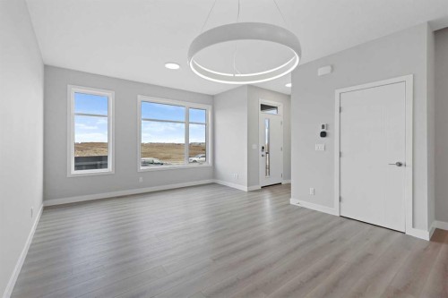 7075 Rangeview Avenue Se, Calgary, AB - Indoor Photo Showing Other Room