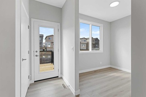 7075 Rangeview Avenue Se, Calgary, AB - Indoor Photo Showing Other Room