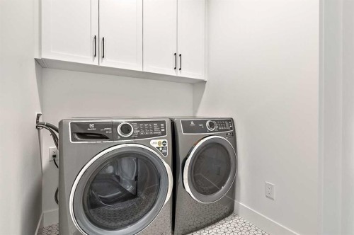 911 22 Avenue Nw, Calgary, AB - Indoor Photo Showing Laundry Room