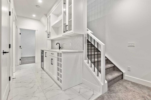 911 22 Avenue Nw, Calgary, AB - Indoor Photo Showing Other Room