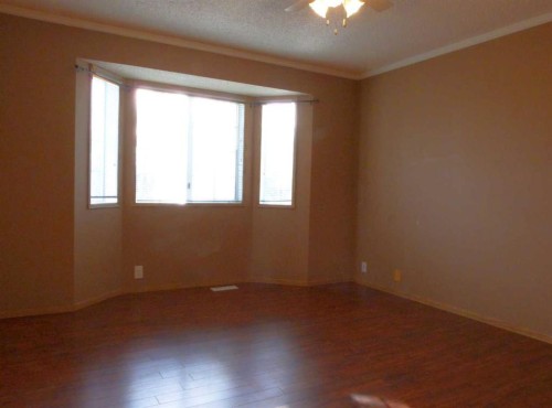 34 Martinridge Road Ne, Calgary, AB - Indoor Photo Showing Other Room