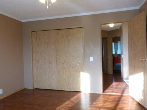 34 Martinridge Road Ne, Calgary, AB - Indoor Photo Showing Other Room