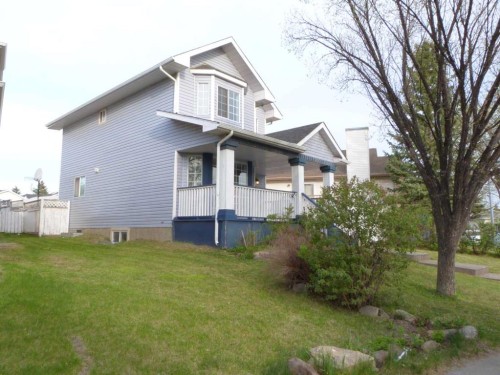 34 Martinridge Road Ne, Calgary, AB - Outdoor