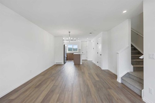 902 Wolf Willow Boulevard Se, Calgary, AB - Indoor Photo Showing Other Room