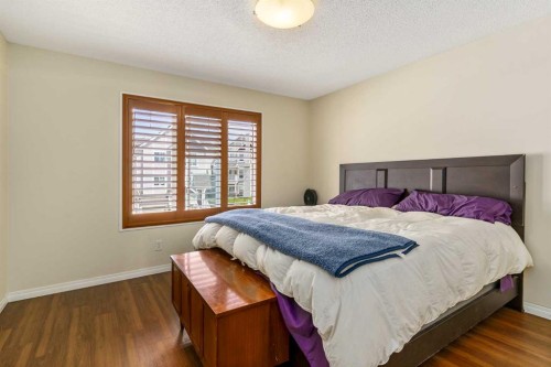 181 Hidden Creek Gardens Nw, Calgary, AB - Indoor Photo Showing Bedroom