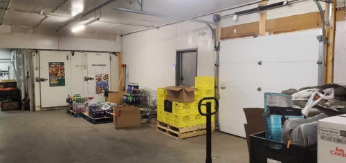 102 Central Avenue East, Linden, AB 