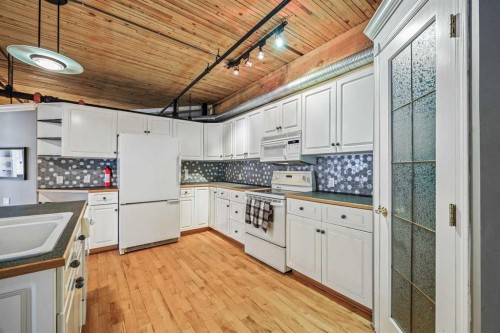 401-535 10 Avenue Sw, Calgary, AB - Indoor Photo Showing Kitchen