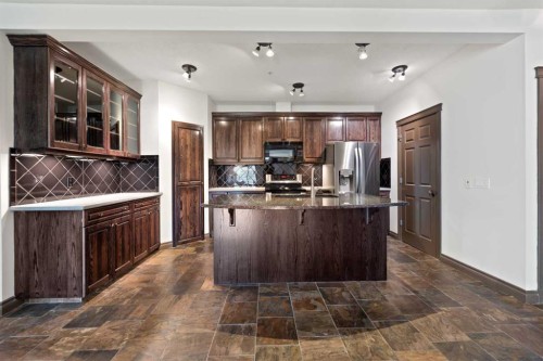 2108-24 Hemlock Crescent Sw, Calgary, AB - Indoor Photo Showing Kitchen