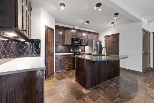 2108-24 Hemlock Crescent Sw, Calgary, AB - Indoor Photo Showing Kitchen With Upgraded Kitchen
