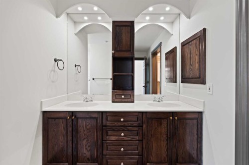 2108-24 Hemlock Crescent Sw, Calgary, AB - Indoor Photo Showing Bathroom