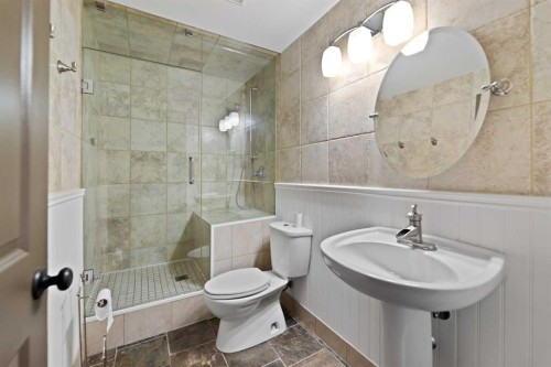 2108-24 Hemlock Crescent Sw, Calgary, AB - Indoor Photo Showing Bathroom