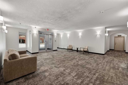 2108-24 Hemlock Crescent Sw, Calgary, AB - Indoor Photo Showing Other Room