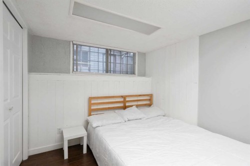 319 Rundlelawn Road Ne, Calgary, AB - Indoor Photo Showing Bedroom