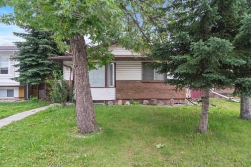 319 Rundlelawn Road Ne, Calgary, AB - Outdoor