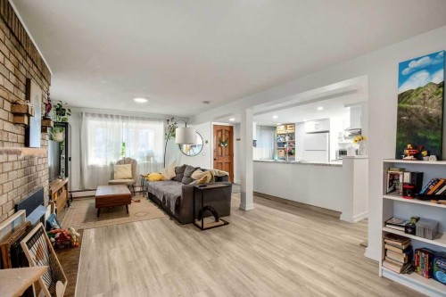 2629 Erlton Street Sw, Calgary, AB - Indoor Photo Showing Other Room