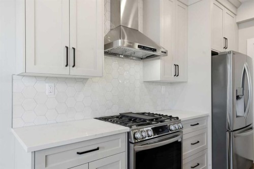 62 Vista Close, Blackfalds, AB - Indoor Photo Showing Kitchen With Upgraded Kitchen