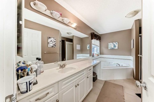 45 Shawbrooke Park Sw, Calgary, AB - Indoor Photo Showing Bathroom
