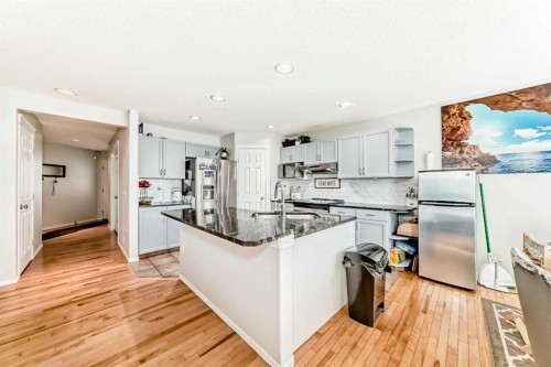 45 Shawbrooke Park Sw, Calgary, AB - Indoor Photo Showing Kitchen With Upgraded Kitchen