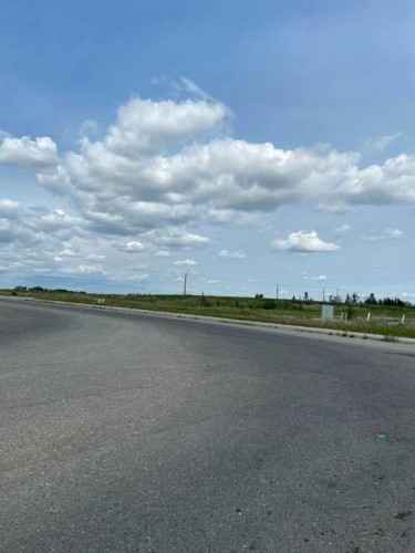 100 Shantz Drive, Didsbury, AB 