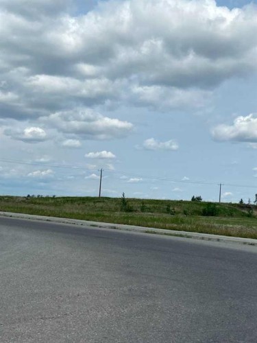 100 Shantz Drive, Didsbury, AB 