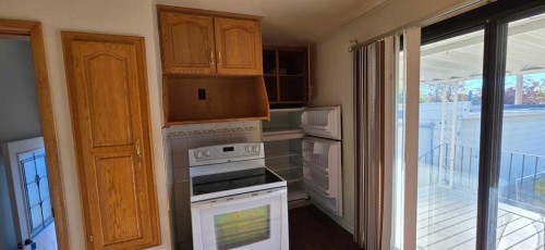 488 Northmount Drive Nw, Calgary, AB - Indoor Photo Showing Kitchen