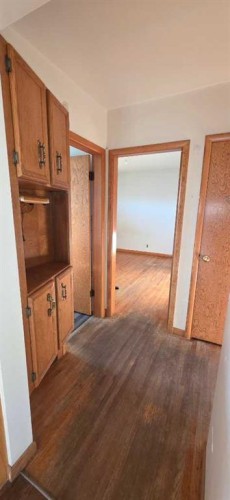 488 Northmount Drive Nw, Calgary, AB - Indoor Photo Showing Other Room