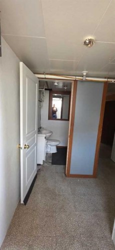 488 Northmount Drive Nw, Calgary, AB - Indoor Photo Showing Other Room