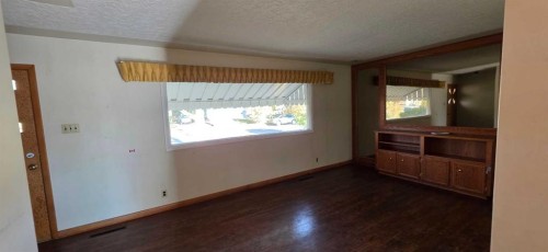 488 Northmount Drive Nw, Calgary, AB - Indoor Photo Showing Other Room