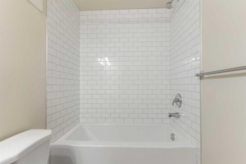 186 Harvest Rose Circle Ne, Calgary, AB - Indoor Photo Showing Bathroom