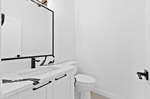 8 Ranchers Meadows, Okotoks, AB - Indoor Photo Showing Bathroom