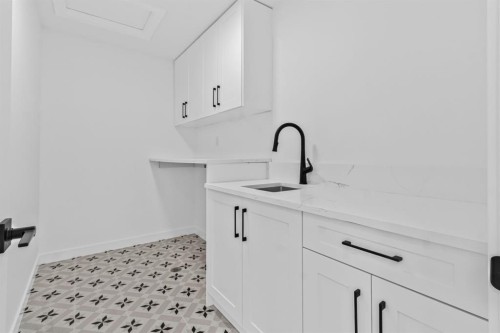 8 Ranchers Meadows, Okotoks, AB - Indoor Photo Showing Kitchen