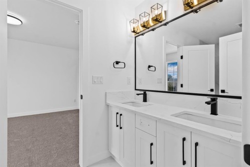 8 Ranchers Meadows, Okotoks, AB - Indoor Photo Showing Bathroom