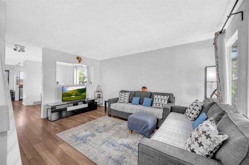 54 Templegreen Road Ne, Calgary, AB - Indoor Photo Showing Living Room