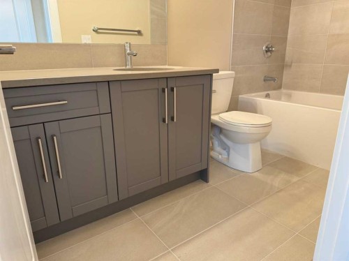 91 Sundown Crescent, Cochrane, AB - Indoor Photo Showing Bathroom