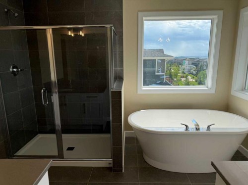 91 Sundown Crescent, Cochrane, AB - Indoor Photo Showing Bathroom