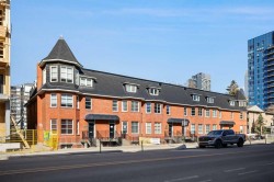 1411 2 Street SW Calgary, AB T2R 0W7