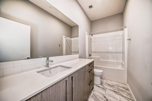 2124-60 Skyview Ranch Road Ne, Calgary, AB - Indoor Photo Showing Bathroom
