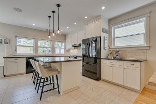 609 23 Avenue Sw, Calgary, AB - Indoor Photo Showing Kitchen With Upgraded Kitchen