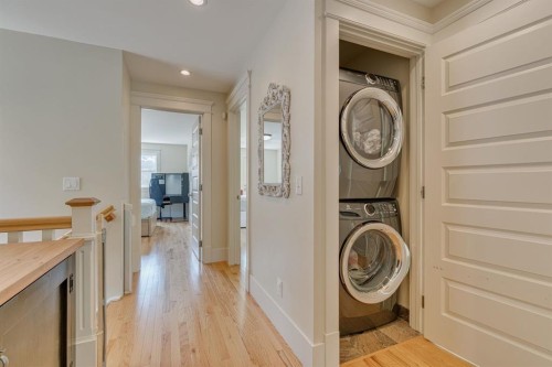 609 23 Avenue Sw, Calgary, AB - Indoor Photo Showing Laundry Room