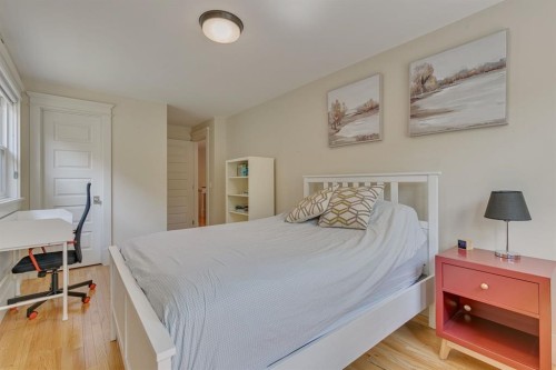 609 23 Avenue Sw, Calgary, AB - Indoor Photo Showing Bedroom