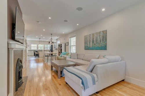 609 23 Avenue Sw, Calgary, AB - Indoor Photo Showing Living Room