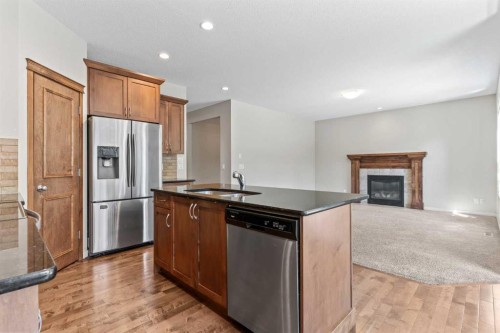 77 Auburn Glen Common Se, Calgary, AB - Indoor Photo Showing Kitchen With Double Sink