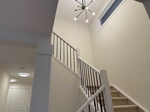 92 Sundown Crescent, Cochrane, AB - Indoor Photo Showing Other Room