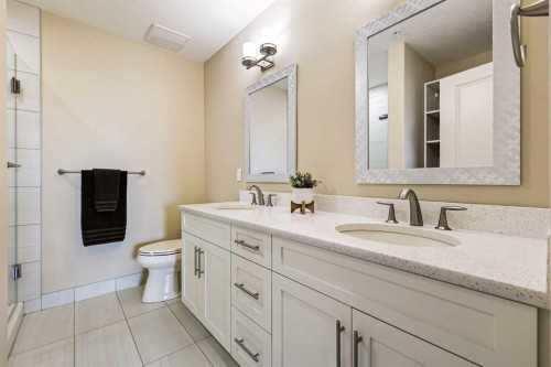 2347-2330 Fish Creek Boulevard Sw, Calgary, AB - Indoor Photo Showing Bathroom