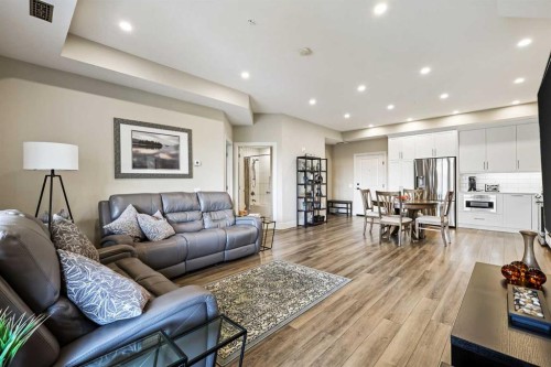 2347-2330 Fish Creek Boulevard Sw, Calgary, AB - Indoor Photo Showing Living Room