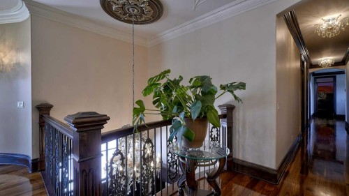 1911 13 Avenue Nw, Calgary, AB - Indoor Photo Showing Other Room