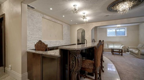 1911 13 Avenue Nw, Calgary, AB - Indoor