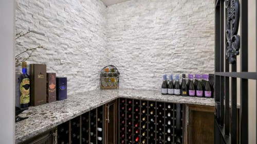 1911 13 Avenue Nw, Calgary, AB - 